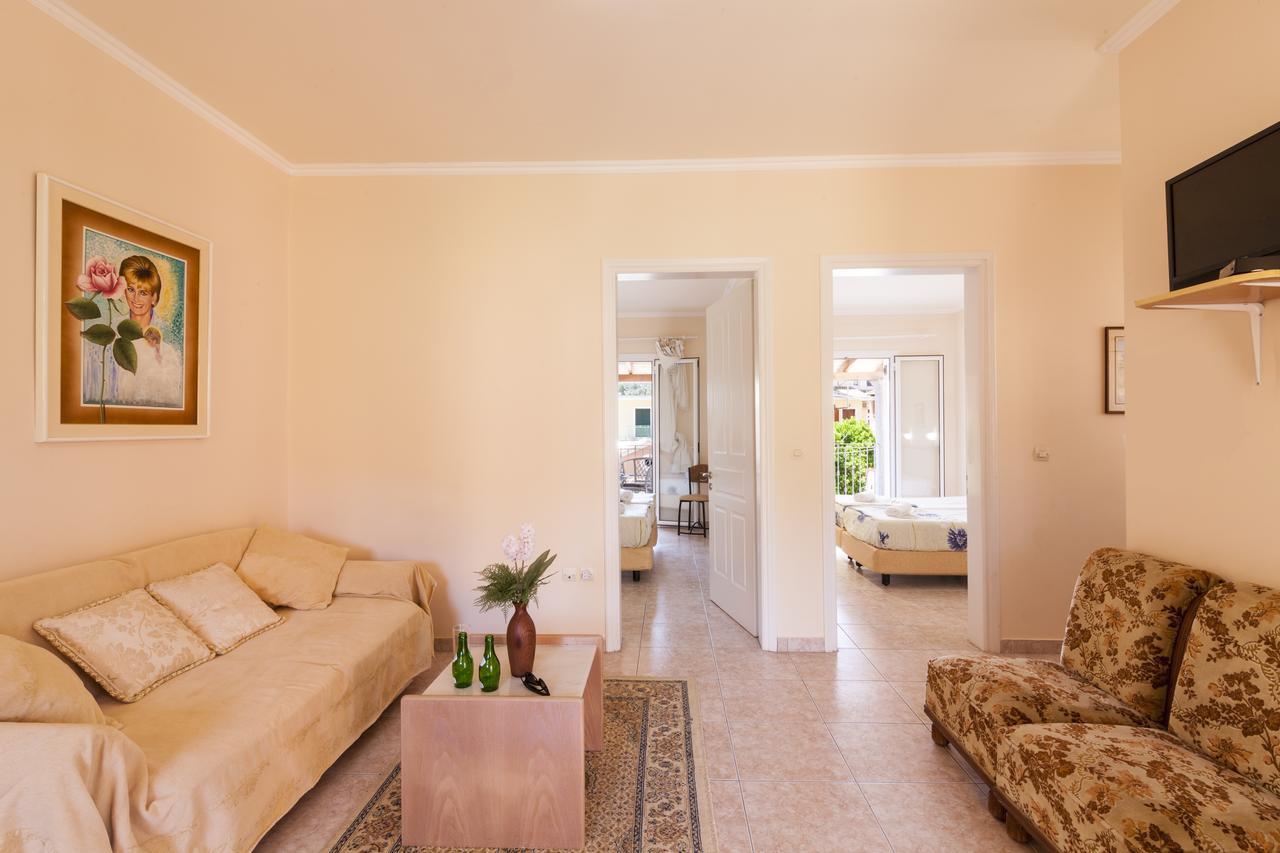 Georgia's Apartments, - Complex S Country house *